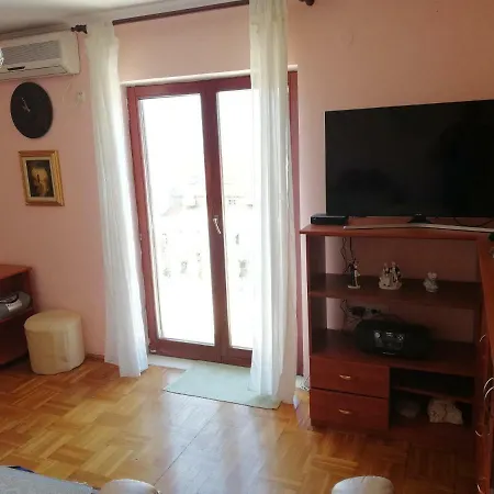 Apartment Bogumila Mlini
