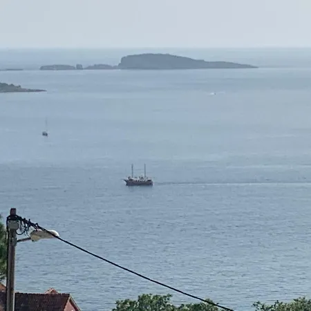 Apartment Bogumila Mlini